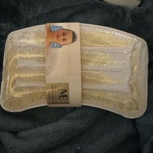 ME Makeover Essentials Gold Gel Bead Eye Mask